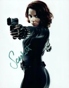 Scarlett Johansson autographed 8x10 Photo Really nice signed photo and COA - Picture 1 of 1