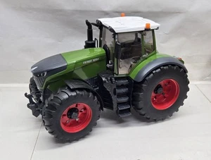 1/16 Fendt 1050 Vario Tractor By Bruder - Picture 1 of 5