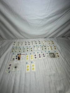 Lotto bottoni su cartoncino originali BGE vintage - Foto 1 di 20
