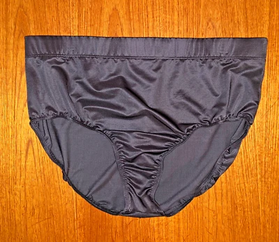 Traje milagroso, calzoncillo de natación de bikini de cintura alta adelgazante en negro liso, talla US 24W Foto 1 de 4