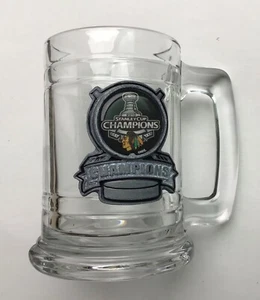 CHICAGO BLACKHAWKS 2010 CHAMPIONS 3D STANLEY CUP Becher GLAS - Bild 1 von 3