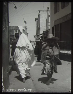 Glas magische Laterne Dia TANGER STRASSENSZENE UM 1920 FOTO MAROKKO - Bild 1 von 2