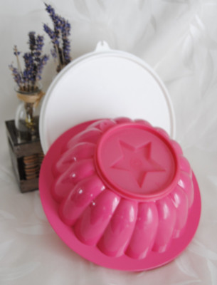 GRAND MOULE À Charlotte Tupperware Couleur violet en Plastique Diamètre 23 Cm EUR 14,90 - FR