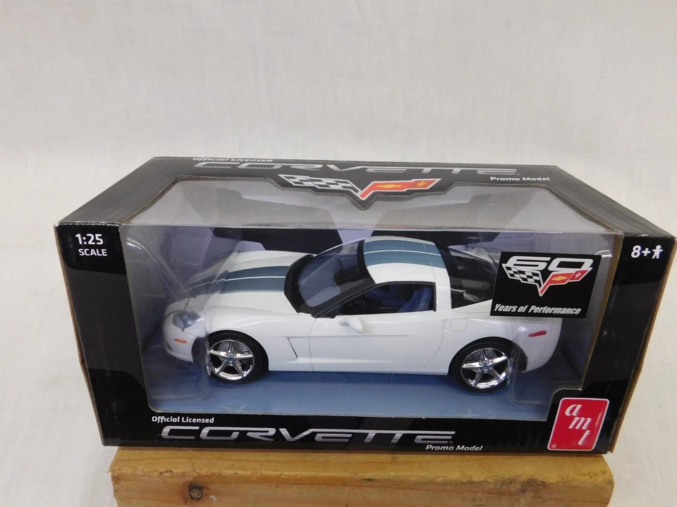NEW AMT 1/25 SCALE 2013 CORVETTE 60TH ANIV COUPE  PROMO MODEL ERTL - Image 1 of 4