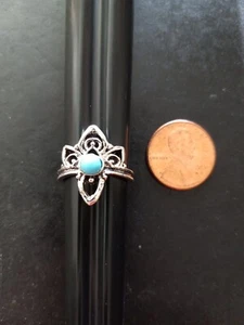 VINTAGE BOHEMIAN WOMENS FASHION RING. SIZE 4.5 - Picture 1 of 3