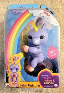 Alika WowWee Fingerlings Interactive Unicorn Light Purple Toy 40+ Sounds New - Picture 1 of 4