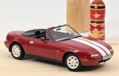 MAZDA MX-5 - Limited 200 - 1989 - red with Decals - Norev 1:18 - Photo 1/4