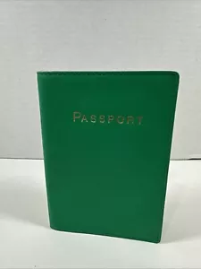 J. Estuche para pasaporte de cuero verde Crew nuevo con etiquetas - Imagen 1 de 9