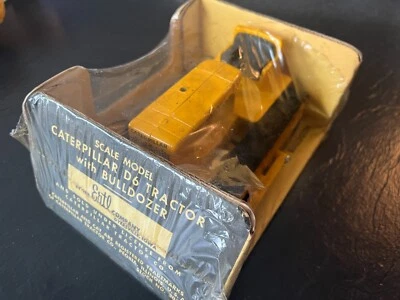 Vintage Caterpillar D6 Tractor with Bulldozer ERTL Scale Model New in Bubble Box - Image 1 of 4