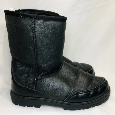 Botas para mujer UGG talla 6 clásicas cortas 5825 cuero negro superior lana forradas nieve Foto 1 de 4