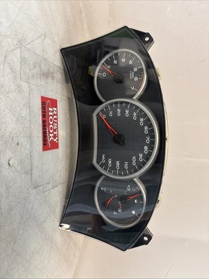 2006 PONTIAC GRAND PRIX SPEEDOMETER INSTRUMENT GAUGE CLUSTER 10351098 - Image 1 of 4