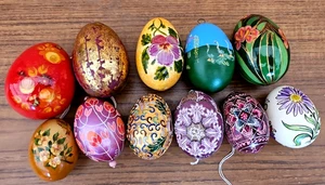 Lot of Vintage Russian Wood Porcelain Shell Wood Hand Painted Decorative Eggs - Picture 1 of 16