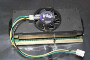 INTEL CELERON SL2Y2 300/66 300MHz FSB SLOT 1 CPU processor w. INTEL heatsink fan - Picture 1 of 3