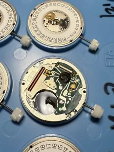 Orologio da polso al quarzo ETA 955.114 movimento data a 3, 3 lancette - Tag Heuer - NUOVO NOS - Foto 1 di 2