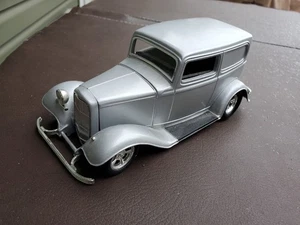 1/24 Racing Champions 1998 '32 Ford Sedan Silver - Picture 1 of 7