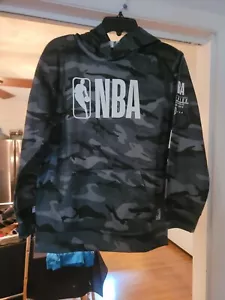 NBA Camo Hoodie Größe 18-20 neu mit Etikett - Bild 1 von 6