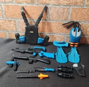 1999 Lanard Combat Diver Figure Accessories Weapons Vest Flippers & More - Picture 1 of 6
