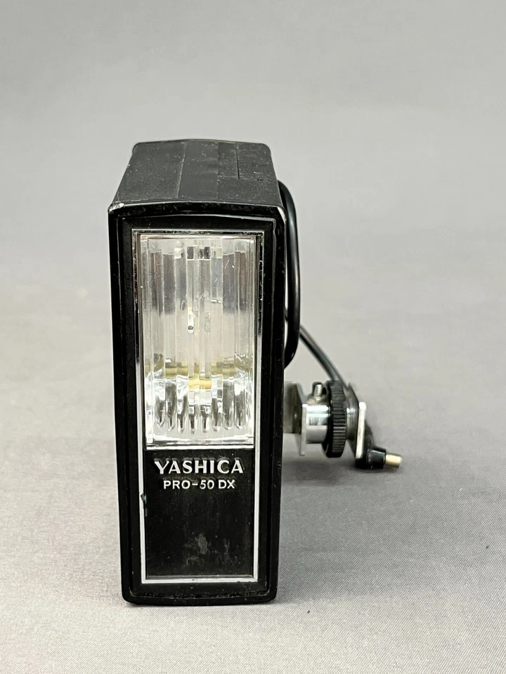 Yashica Quick Lite Pro-50 DX CAMERA FLASH For Yashica Film SLR Cameras HTF (3C) - Image 1 of 4