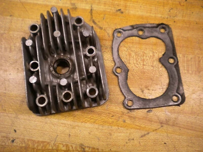 Parte de montaje de culata Snapper Briggs & Stratton 021032 696848 Foto 1 de 2