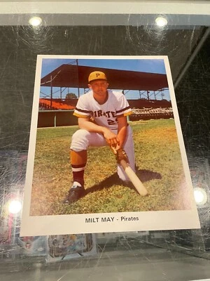 1972 MILT MAY 7x9 PITTSBURGH PIRATES PHOTO PACK TEAM EMITIDO QUASE PERFEITO - Imagem 1 de 2