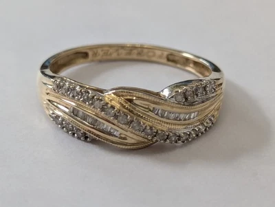 14ct Yellow Gold Ring Diamond Stones Full UK Hallmark ring Size T 1/2 - Image 1 of 4