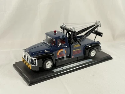 Welly 1/18 Scale Die Cast Model Ford F-100 Tow Truck - Blue & Black Boxed - Image 1 of 4