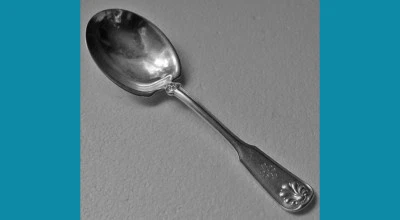 9" sterling silver Salad Serving Spoon Shell and Thread by Tiffany 122 grams   - Image 1 of 4