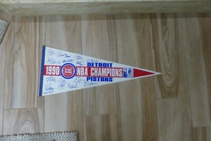 PENNANTS DETROIT PISTONS 1990 NBA CHAMPIONS FELT PENNANT !!!! RARE COLLETORS - Picture 1 of 3