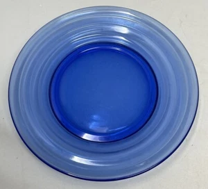 "Plato de ensalada/postre de vidrio azul cobalto vintage de 7"" plato único Grannychic Cottage" - Imagen 1 de 3
