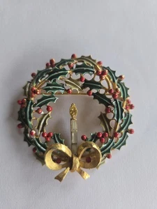 Vintage Weiss Signed Enameled Christmas Wreath w/ Candle Brooch Pin Beautiful! - Picture 1 of 10