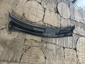 2009 - 2015 OEM TOYOTA PRIUS FRONT WINDSHIELD WIPER COWL MOLDING TRIM COVER - Picture 1 of 3