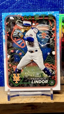 2024 Topps Holiday Variations # H36 Francisco Lindor, New York Mets Santa hat - Image 1 of 2