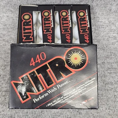 De colección Nitro 440 Pelotas de Golf Docena Nuevo Ionómero Resina Long Drive Caja de Dos Piezas Foto 1 de 4