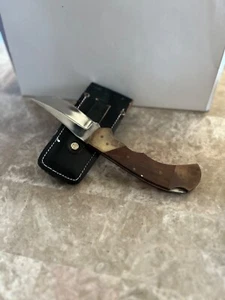 KNIFE VINTAGE FOLDING KNIFE HUNTING,CAMPING, MULTI USE WITH LEATHER CASE - Picture 1 of 4