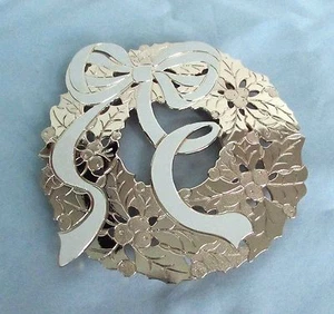 Corona de Navidad vintage chapada en oro con patas trivet / decoración colgante de pared ~ Japón - Imagen 1 de 10