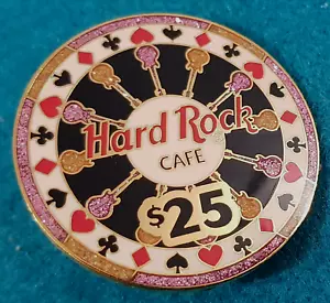 GUITARRAS DE CASINO HRO EN LÍNEA RUEDA DE RULETA $25 CHIP DE PÓKER Hard Rock Café PIN LE - Imagen 1 de 1