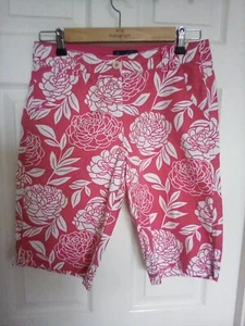 Boden Shorts size 10 LADIES GORGEOUS Floral Shorts Cotton BNWOT - Picture 1 of 2