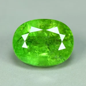 4.37 Cts_Unique Gemstone_100 % Natural Unheated Tsavorite Green Garnet_Kenya - Bild 1 von 3