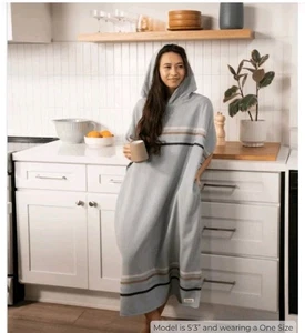 Poncho con capucha Sand Cloud clásico a rayas - gris talla única - Imagen 1 de 6