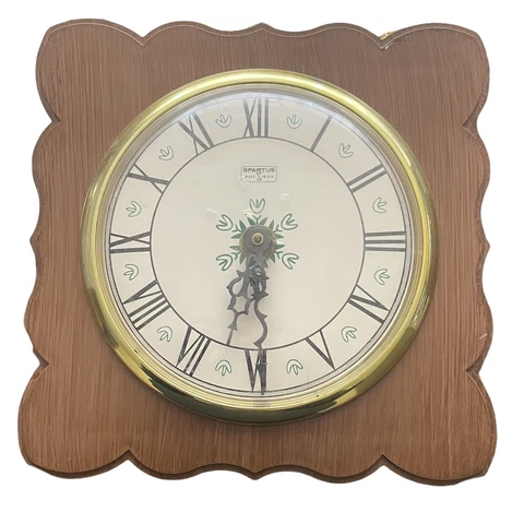 Vtg Spartus Brown Plastic Faux Wood Wall Clock Battery Roman Numeral Square 7.5" Cover