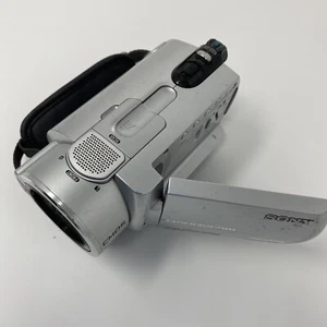 Sony Handycam DCR-SR200 4MP 80X Digital Zoom Camcorder No Battery Silver-Fair - Picture 1 of 11