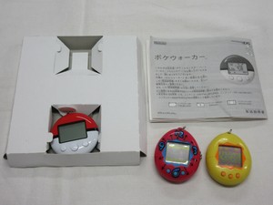 E396 Tamagotch x 2 / Pokewalker Japan w/manual