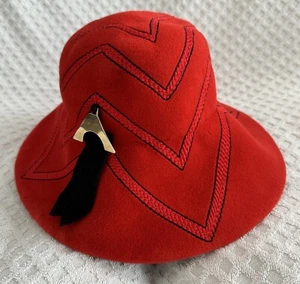 Cappello vintage Christian Dior licenza chapeaux tesa larga rosso feltro nero ricamo - Foto 1 di 17