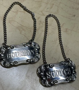 2 etiquetas de jarra de botella de licor de metal color plata BOURBON & SCOTCH vintage de 2,25" - Imagen 1 de 13