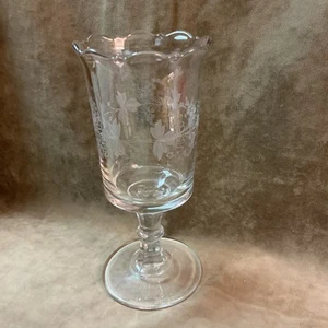 Vaso sedano in vetro fantasia pressata vittoriana trasparente con fascia incisa - Foto 1 di 5