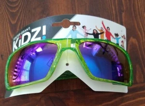 Foster Grant KIDZ Green Frame Sunglasses, Blue Mirror Lens - Picture 1 of 1