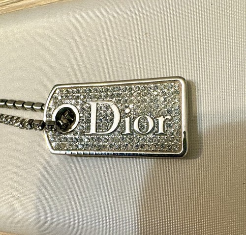 Vintage Christian Dior Collana con ciondolo Pavé Dog tag con catena in cristallo