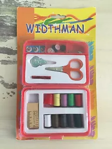 NÄHSET - Neu im Karton Vintage 80er Reisebox, Schere, Klebeband, Faden, Nadeln, Knöpfe, NEU! - Bild 1 von 5