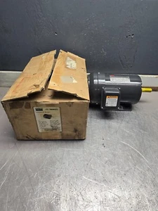 DAYTON 1HP INDUSTRIAL MOTOR 3PH 208-230/460V 1140RPM KEYED NEW IN BOX !! - Picture 1 of 9