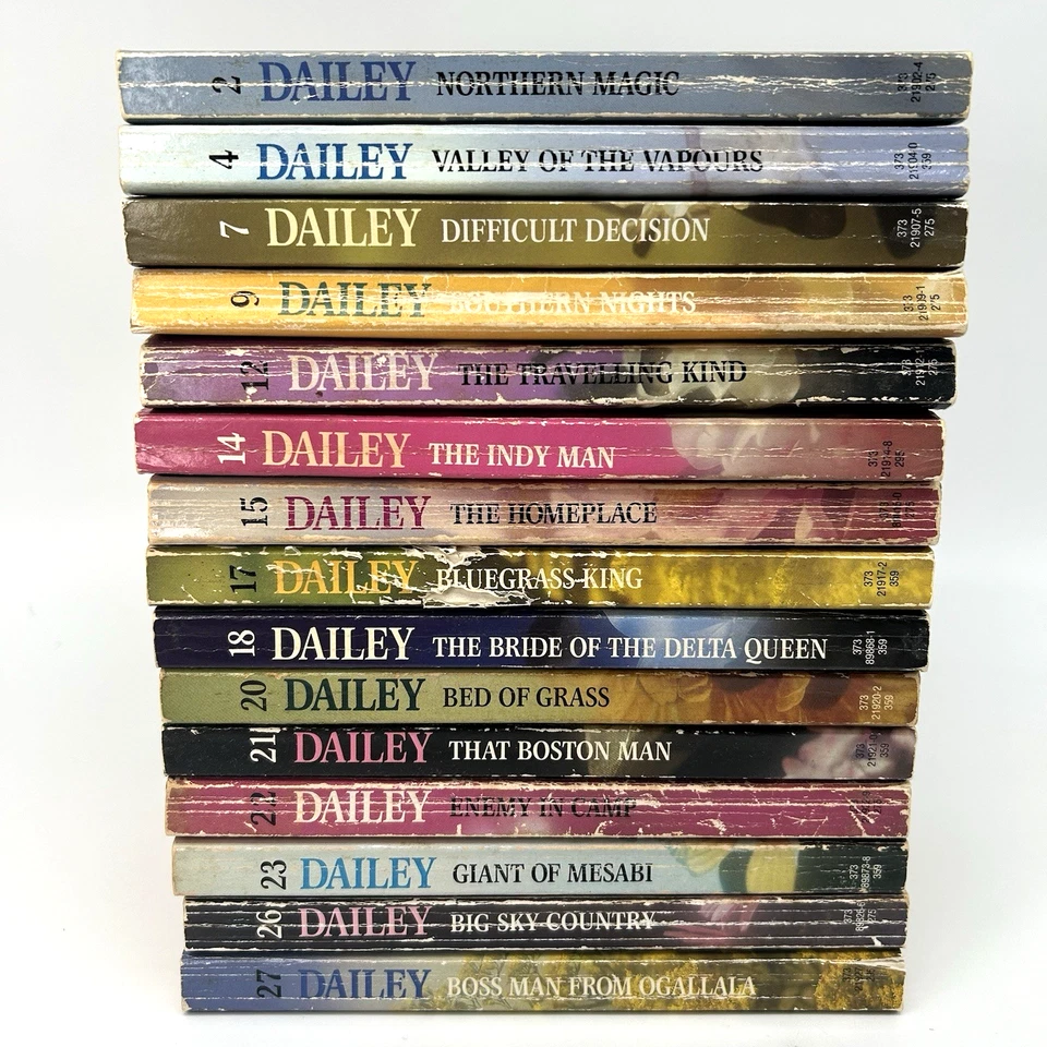 Americana Series by Janet Dailey Vintage Harlequin Romance Paperback Lot of 15 Foto 1 de 4